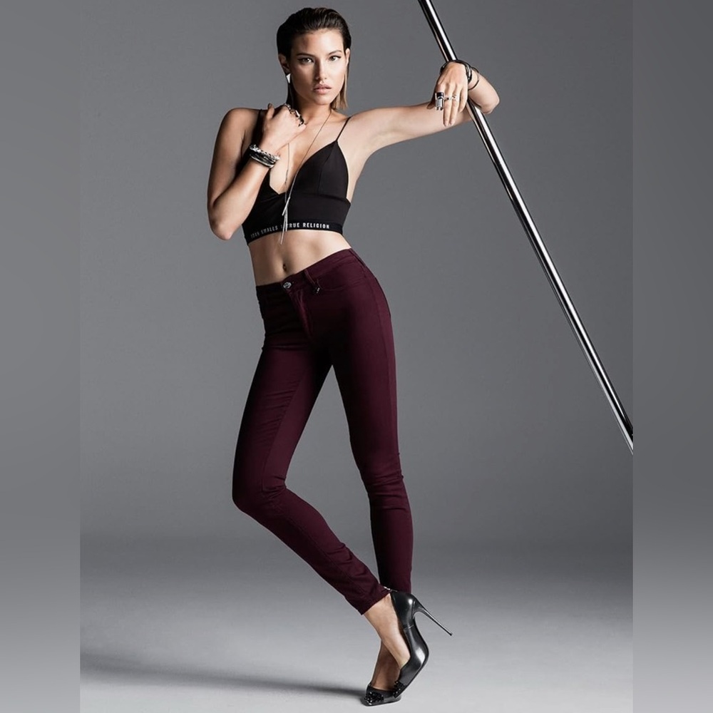 NWT True Religion Joan Smalls x Mid Rise Legging – Burgundy